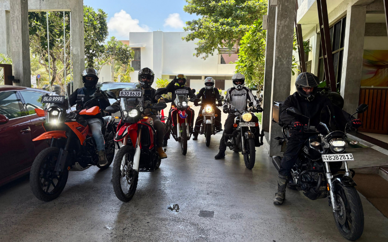 independent vs guided motorcycle tour in sri lanka